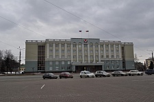Входная группа Минфин УР.  Пушкинская,  214